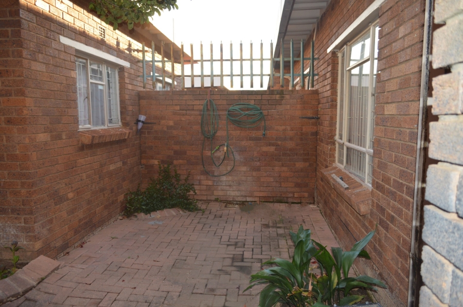 2 Bedroom Property for Sale in La Hoff North West